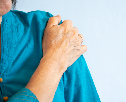 vecteezy senior woman getting shoulder pain from frozen shoulder 2468104